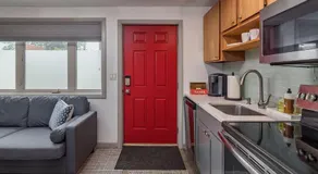 2 Mins from Airport 1 BDR with Large Backyard - Image 5