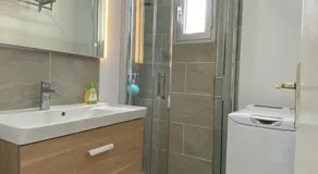 Bienvenue à Sainte-Maxime: Un appartement confortable au soleil vous attend - Image 4
