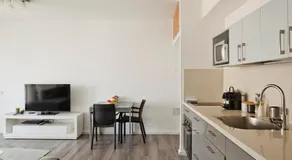 Big Apartment Next to Gordon Beach Plus Free Parking - Image 3