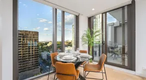 Luxury Sky High Apartment with Pool Gym & Parking - Image 4