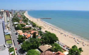 Sobrado em Piçarras com piscina - Image 3