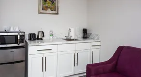 One Bedroom Apartment with Luxurious Furnitures - Image 5