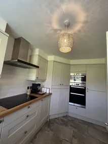 Cosy Corby Getaway - Image 3