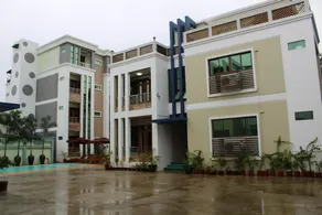 Ten Mile Hotel - Image 4