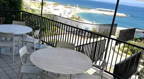 Stella's Beachfront Aparthotel - Image 2