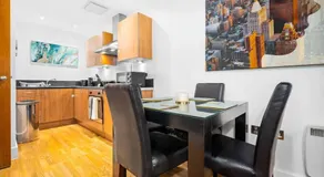 Funky Arcadian Centre Apartment By Azura Nights - Image 3