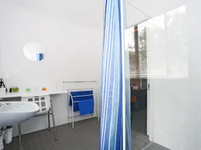 Jacaranda Guest House - Image 3