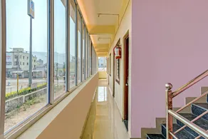 SPOT ON 78137 Hotel Raja Malhari - Image 3