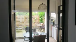 Duplex contemporain terrasse extérieure parking - Image 2