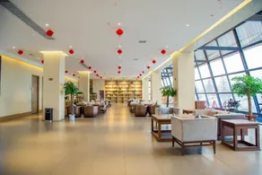 Lakeside Hotel - Image 2