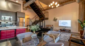 McCormick Place 3BR Luxury Penthouse Duplex with Personal Rooftop and Optional Parking for 8 guests in Chicago South Loop - Image 3