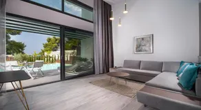 Lagomandra Beach Hotel - Image 2