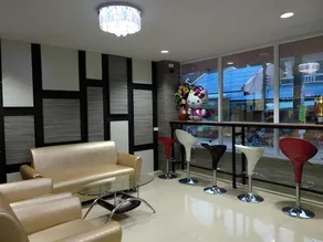 W Apartment - Image 2