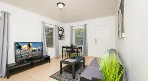Hollywood private apartments - Image 2