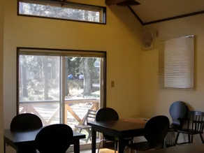 Sunny Side Hut - Image 2