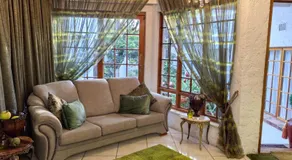 Ronique's Guest House - Image 2