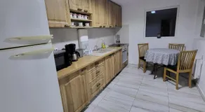 Elis Tranzit House Merei - Image 5