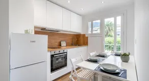 Modern apartment, steps from tramway - Image 3