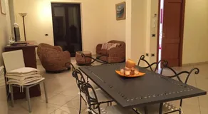 Jolie villa avec piscine privée - Image 2