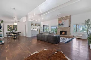 Upstay Modern Home Near Golf Course and Downtown - Image 3