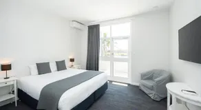 The Parade Hotel - Image 2