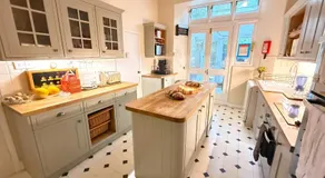 Haremere Hall - A Jacobean Estate of Grandeur - Image 4