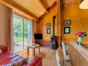 Cottage in Dwingelderveld with Scenic Views - Image 2