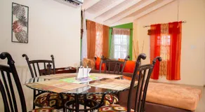 Czar's Romantic Retreat-2 Bedroom Home and Pool - Image 3
