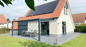 Holiday Home with Pet-Friendly Garden - Image 2
