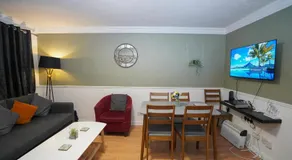 Ground Floor 2Bedroom Apt in Central Slough By Easy 2 Manage - Image 4