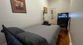Townhouse in Uptown Manhattan - Image 2