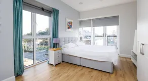Deluxe Seaview Apartment - Image 2