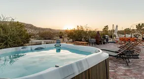 Santuario - 40 acres, EV, hot tub, pool, pizza oven - Image 3