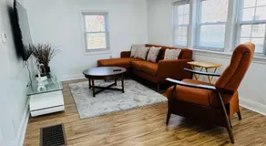 Cozy, Charming Cape Home near DC - Image 3