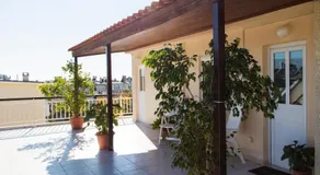 Romeo & Juliet -Modern & Stylish Apartment With City View in Egaleo-Athens - Image 4