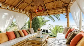 Studio en bord de mer à Menton avec piscine privée 80 m² - Image 4