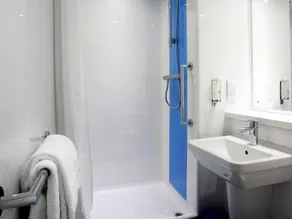 Travelodge Hatfield Central - Image 3