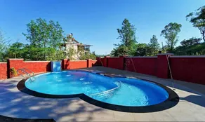 Breeze Mansion With Mountain View - Image 4