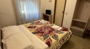 Hotel Aurora - Image 2