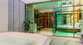 Status Motel - Image 3