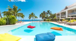 Cook's Bay Hotel & Suites - Image 2