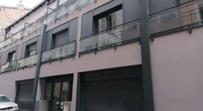 City Vibes, Indoor Parking & Air Conditioning - Image 3