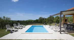 Elegante Villa mit privatem Pool - Image 3
