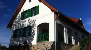 Kolonics Pincészet Vendégház Somló - Image 3
