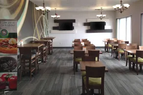 Quality Inn - Image 4
