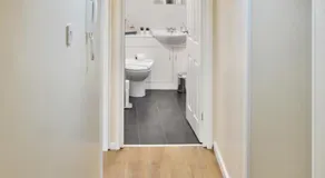 Station 1 bed Apartment - STAYSEEKERS - Image 2