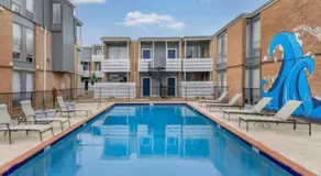 Experience Comfort and Style in Houstons Bay Area - Image 4