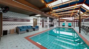 Regency Suites Hotel - Image 4