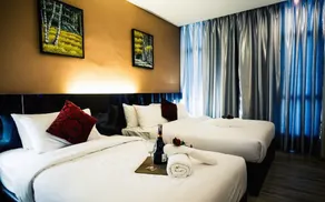 Swing & Pillows - Golden Roof Hotel Sunway Ipoh - Image 2