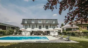 Aquavista Residence - Lake & Poolside Vacation Homes - Image 3